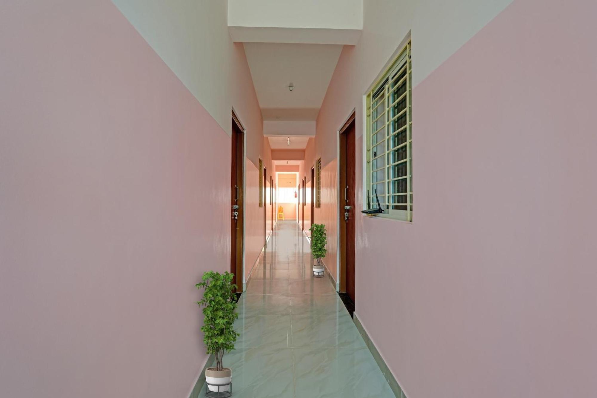 Yelahanka Spot On Sanjay Lodge מראה חיצוני תמונה